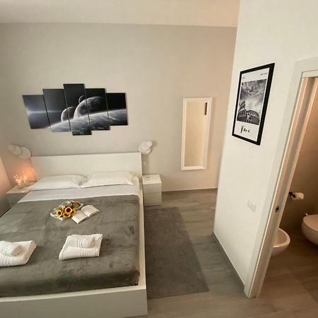 Roma Guesthouse Affittacamere Centro Citta' Softrooms-Metro' A 1 Metro Eksteriør billede