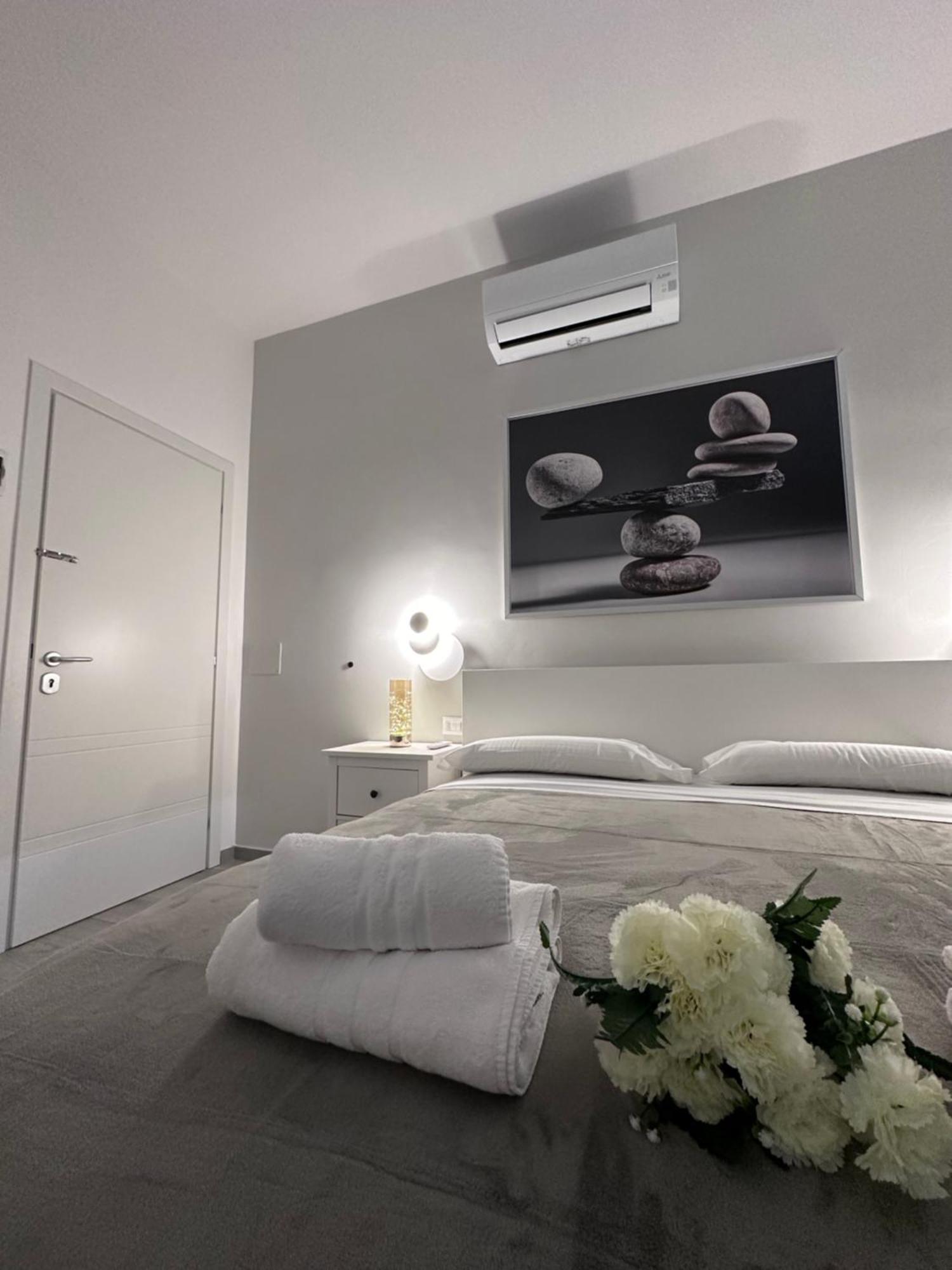Roma Guesthouse Affittacamere Centro Citta' Softrooms-Metro' A 1 Metro Eksteriør billede