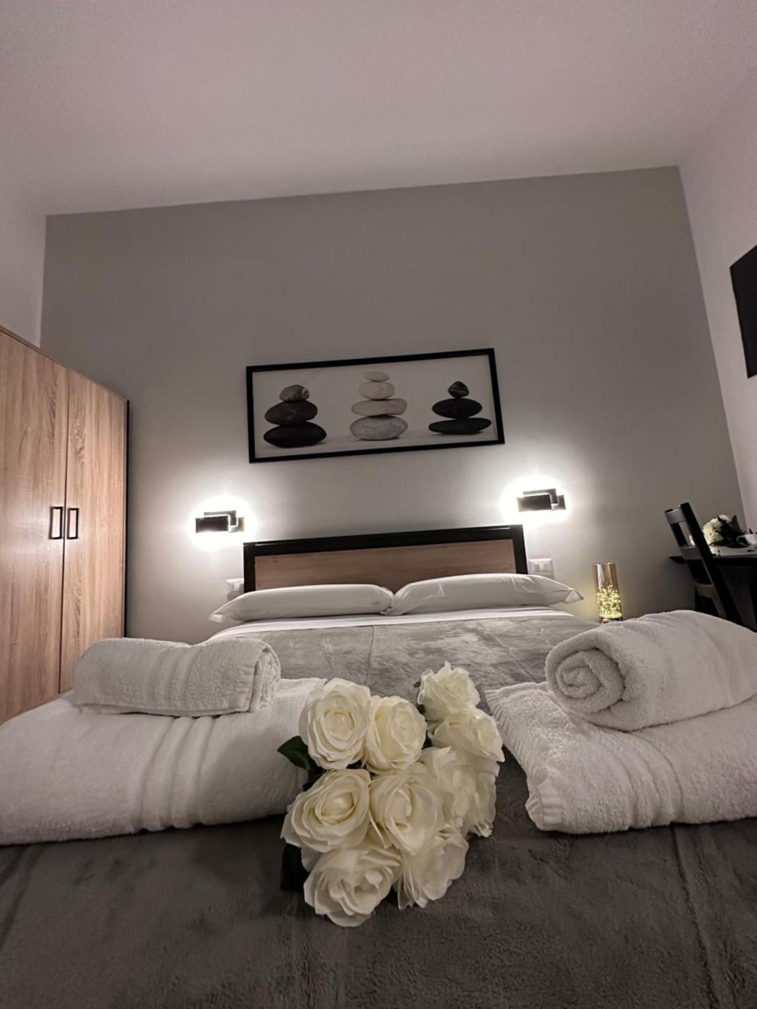 Roma Guesthouse Affittacamere Centro Citta' Softrooms-Metro' A 1 Metro Eksteriør billede