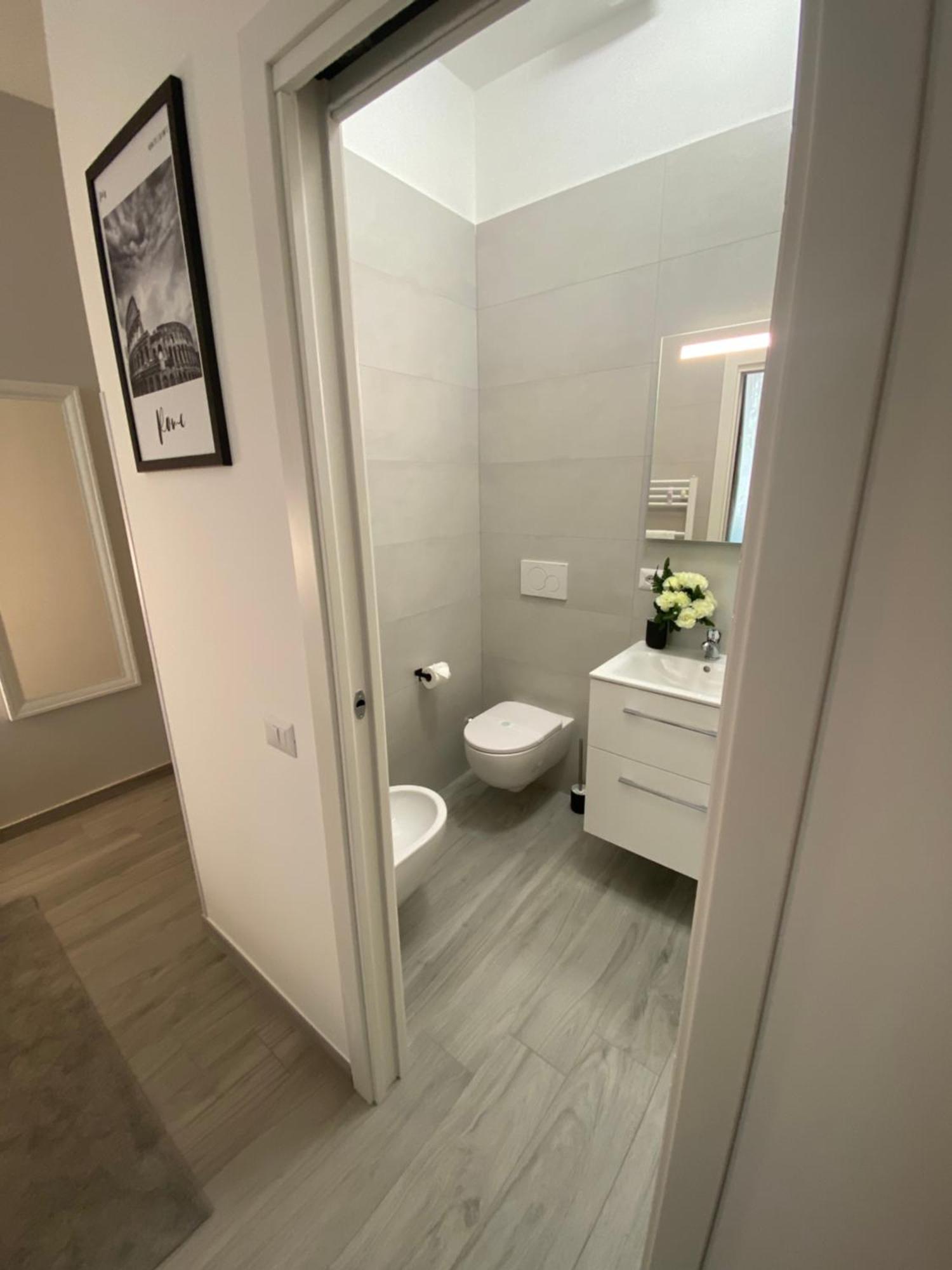 Roma Guesthouse Affittacamere Centro Citta' Softrooms-Metro' A 1 Metro Eksteriør billede