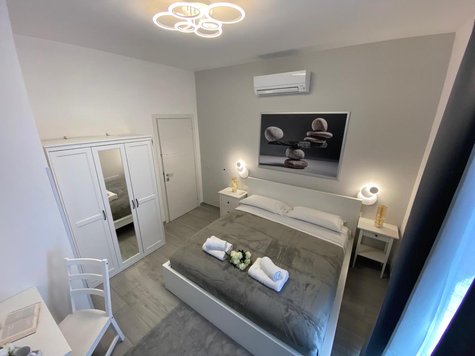 Roma Guesthouse Affittacamere Centro Citta' Softrooms-Metro' A 1 Metro Eksteriør billede