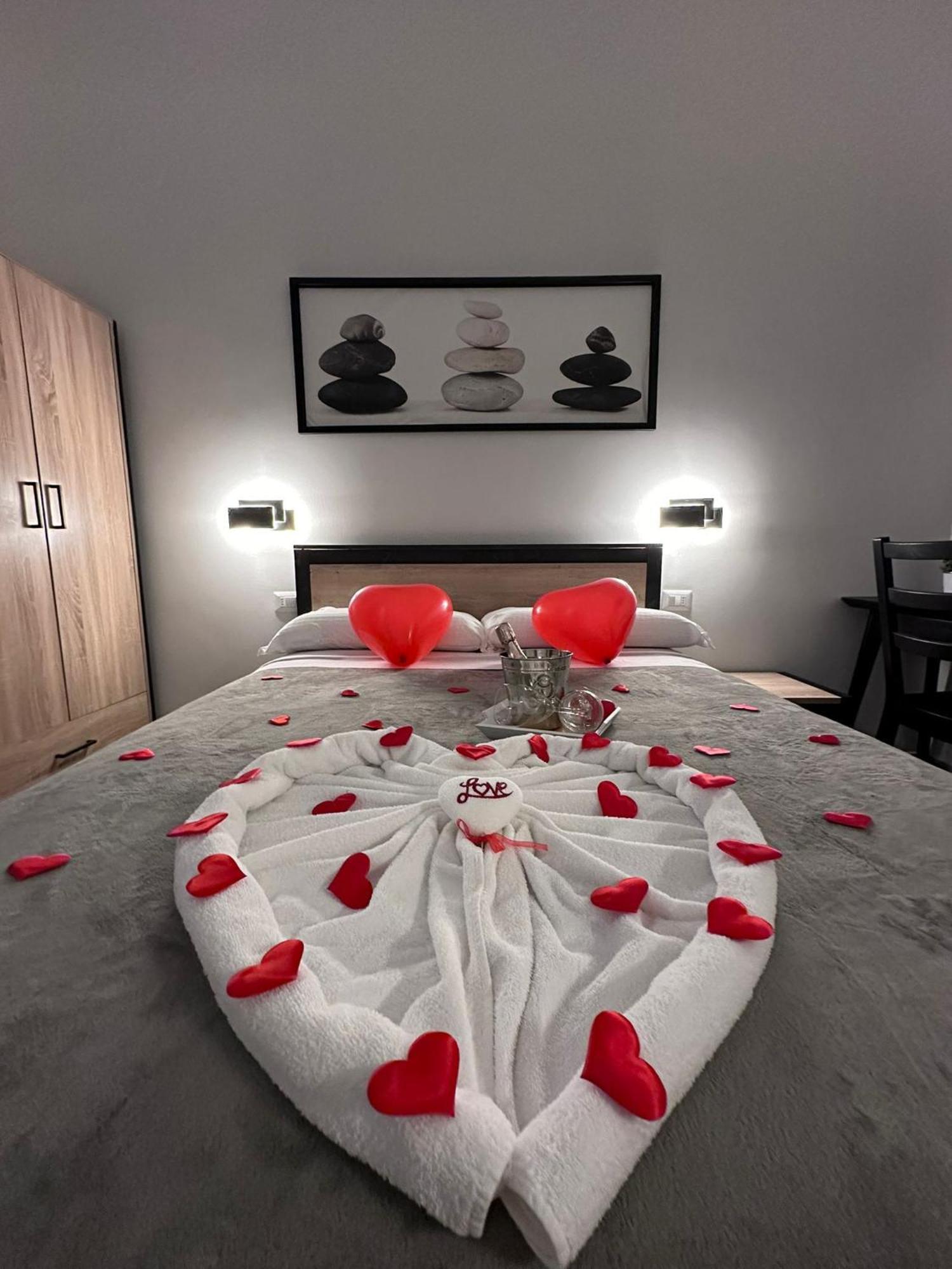 Roma Guesthouse Affittacamere Centro Citta' Softrooms-Metro' A 1 Metro Eksteriør billede