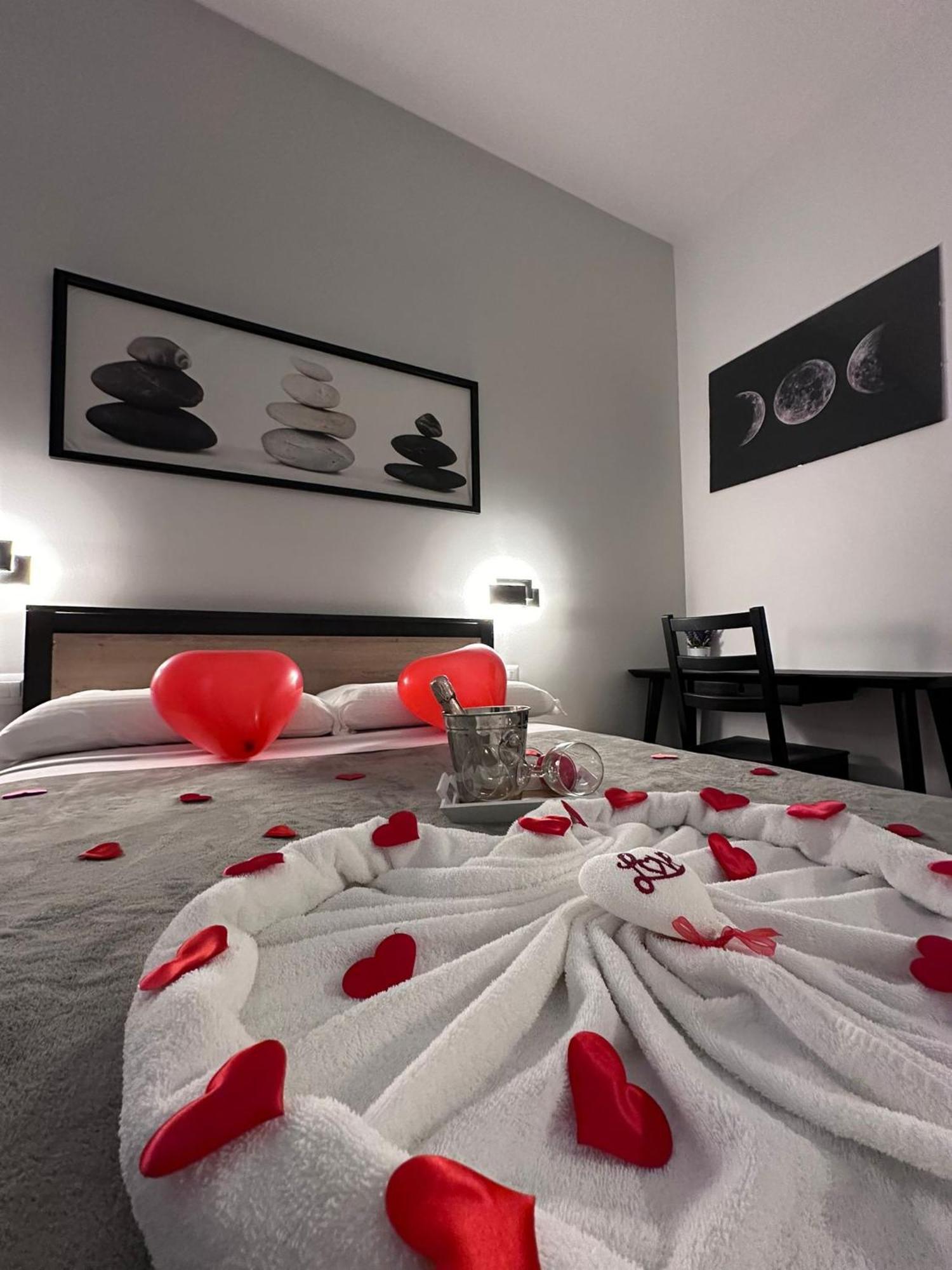 Roma Guesthouse Affittacamere Centro Citta' Softrooms-Metro' A 1 Metro Eksteriør billede
